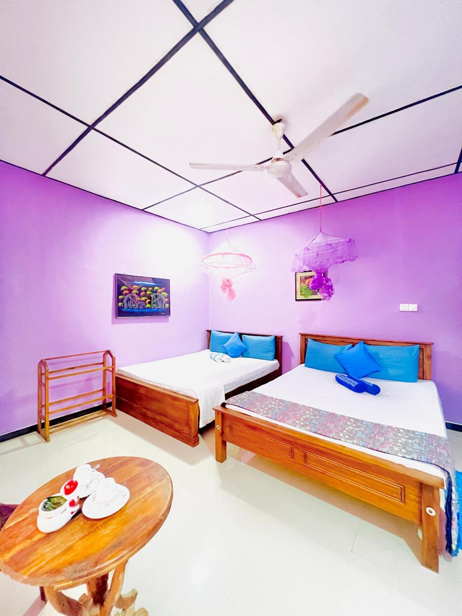 Hotel Gloriya Mathews Negombo Exterior foto